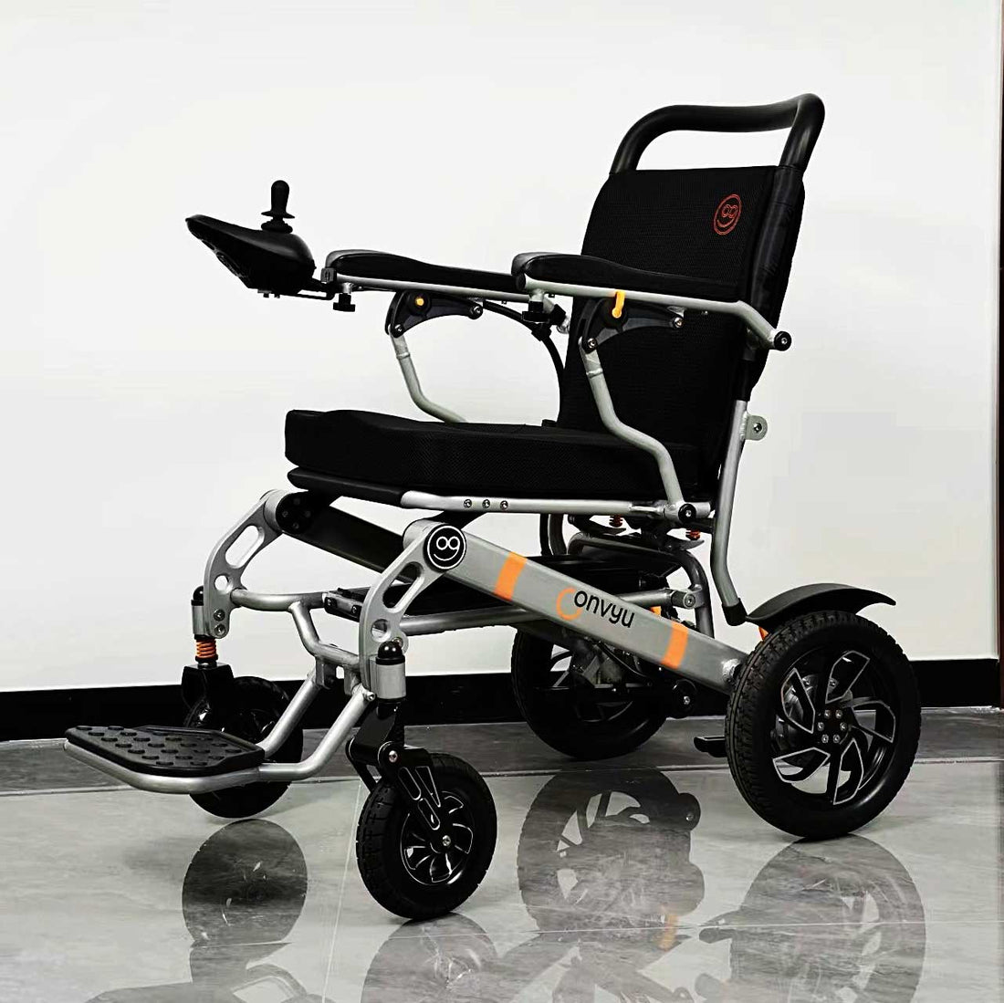 Okay so real talk about this "M" button thing on the controller? It's low-key genius.